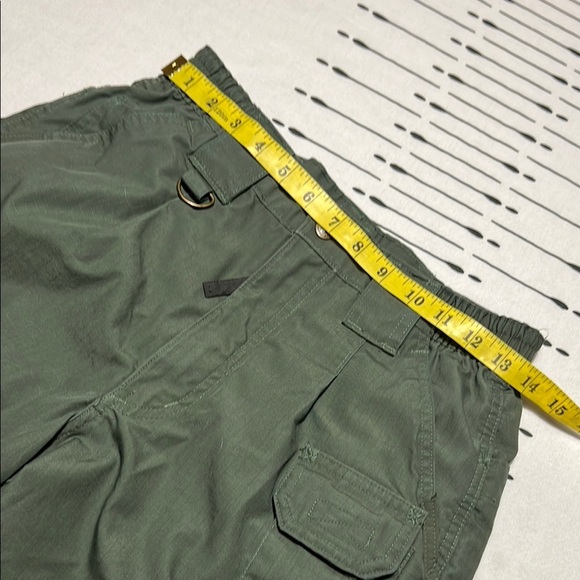 Men's Propper Hiking Green Cargo Shorts. Size 30 - Picture 4 of 9